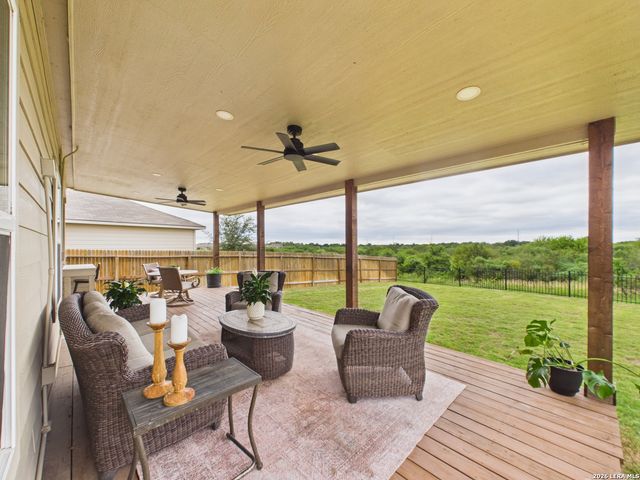 177 Legendary Trail, Floresville, TX 78114