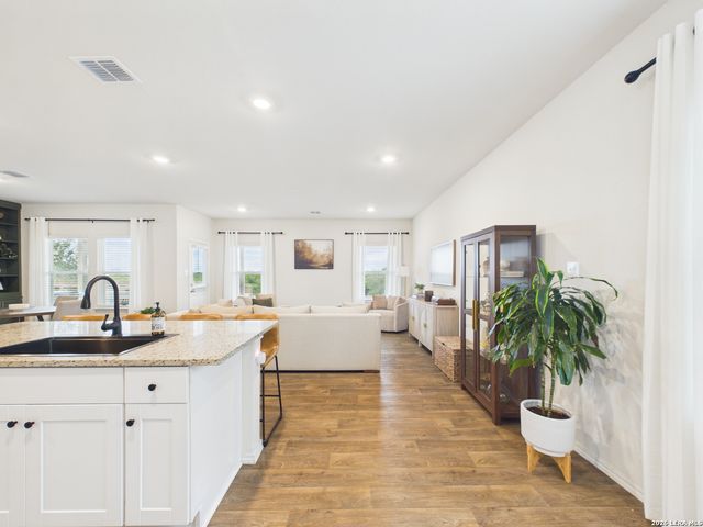 177 Legendary Trail, Floresville, TX 78114