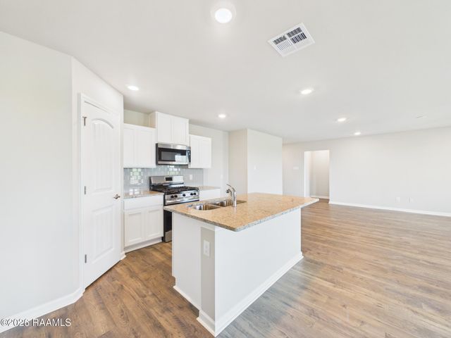 154 Grazin Court, Duson, LA 70529