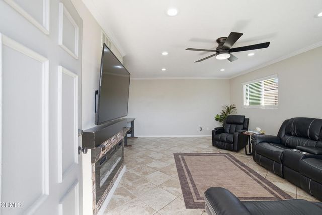 1157 Acadia Place, Ventura, CA 93003