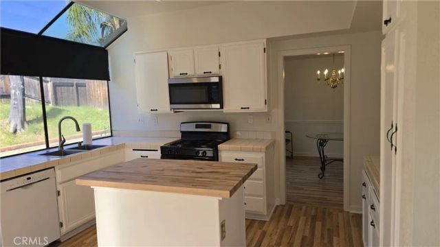 10387 Crossing Green Circle, Moreno Valley, CA 92557