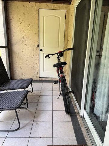 2617 PINE LAKE TERRACE B, Sarasota, FL 34237