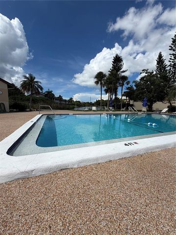 2617 PINE LAKE TERRACE B, Sarasota, FL 34237