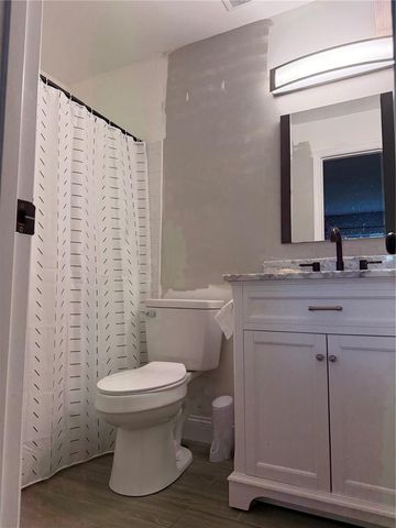 2617 PINE LAKE TERRACE B, Sarasota, FL 34237