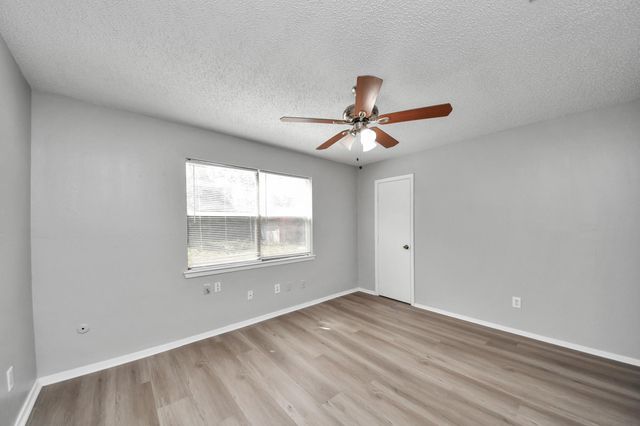 5526 Farley Unit A Drive A, Houston, TX 77032