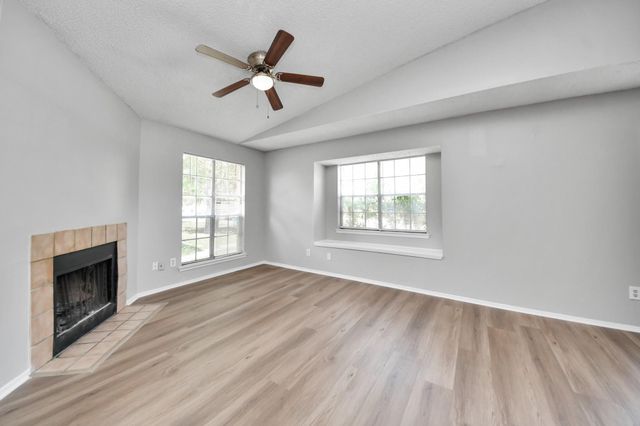 5526 Farley Unit A Drive A, Houston, TX 77032