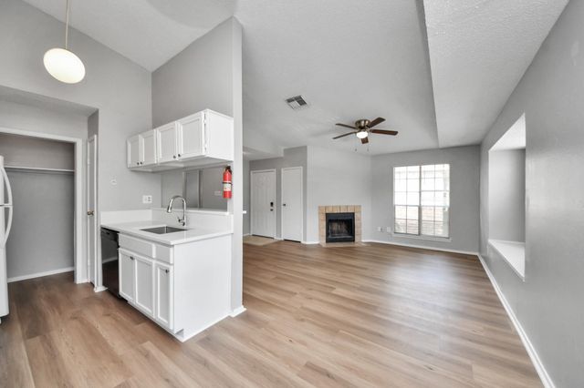 5526 Farley Unit A Drive A, Houston, TX 77032