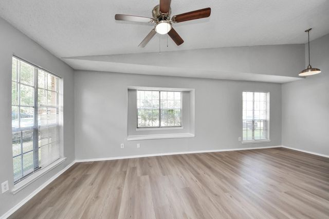 5526 Farley Unit A Drive A, Houston, TX 77032