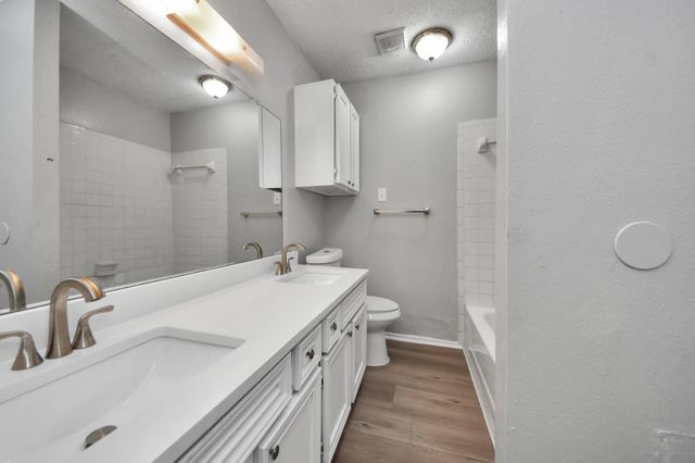 5526 Farley Unit A Drive A, Houston, TX 77032
