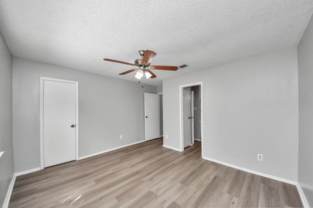 5526 Farley Unit A Drive A, Houston, TX 77032