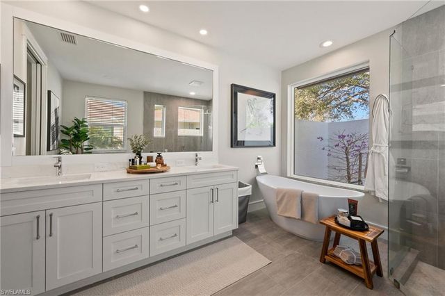 6625 NEW HAVEN CIR, Naples, FL 34109