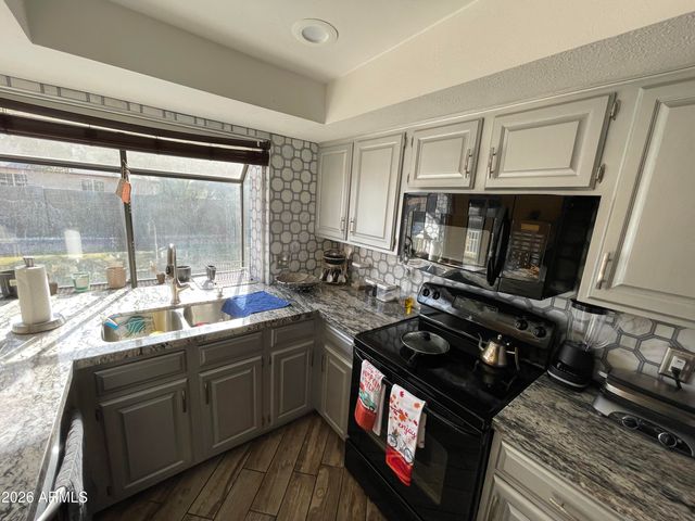 3549 W VOLTAIRE Avenue, Phoenix, AZ 85029