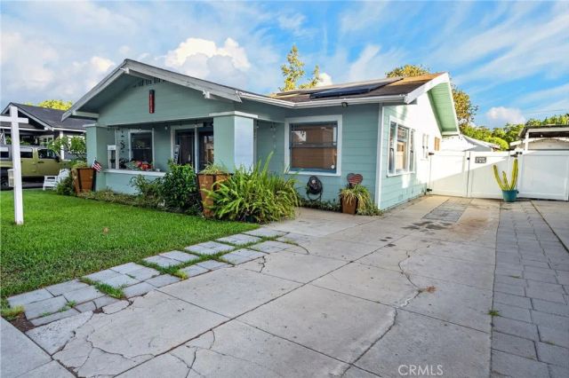 217 W Whiting, Fullerton, CA 92832