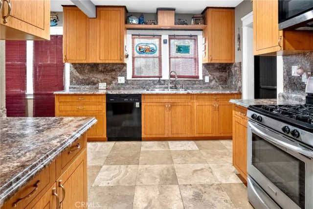 217 W Whiting, Fullerton, CA 92832