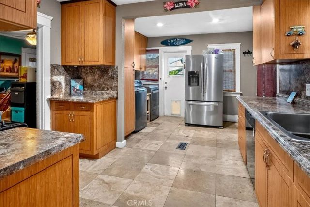 217 W Whiting, Fullerton, CA 92832