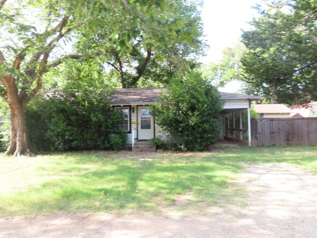 112 N Hatcher Ave, Lewisville, TX 75057