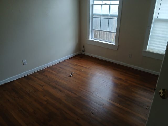 112 N Hatcher Ave, Lewisville, TX 75057