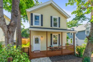 503 WINTHROP ST, Staunton, VA 24401