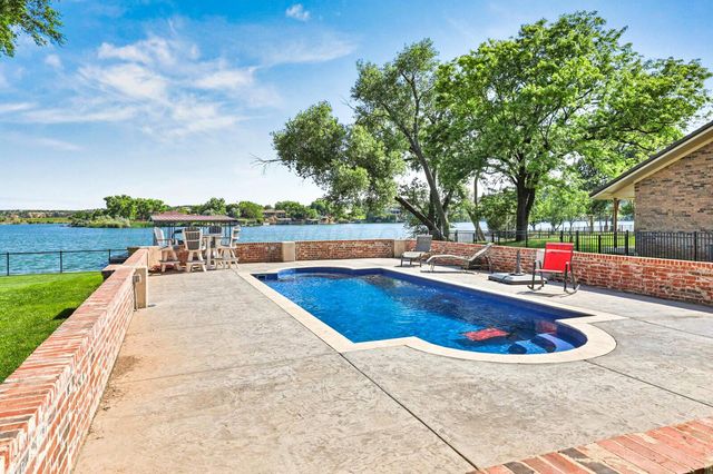 606 N Shore Drive, Amarillo, TX 79118