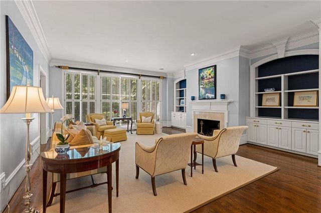170 Helmsley Drive, Atlanta, GA 30327