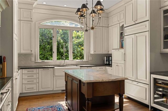 170 Helmsley Drive, Atlanta, GA 30327