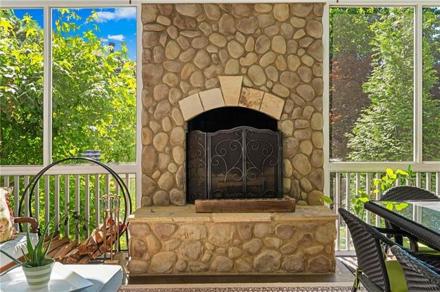 170 Helmsley Drive, Atlanta, GA 30327
