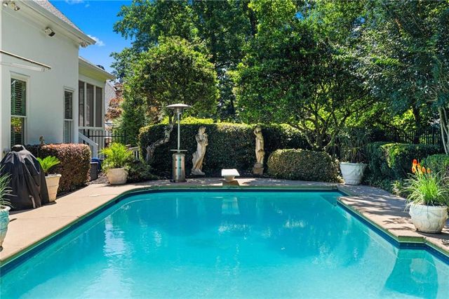 170 Helmsley Drive, Atlanta, GA 30327