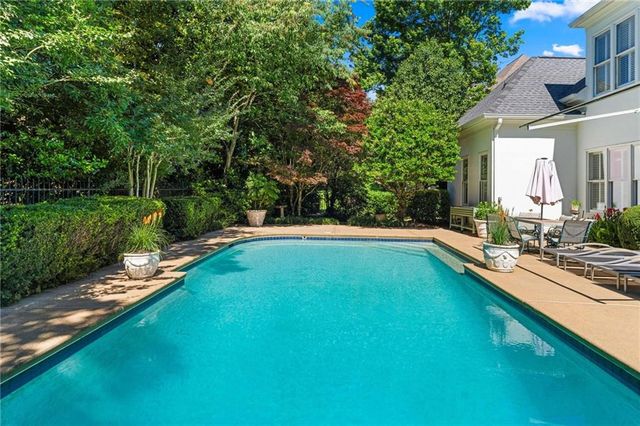 170 Helmsley Drive, Atlanta, GA 30327
