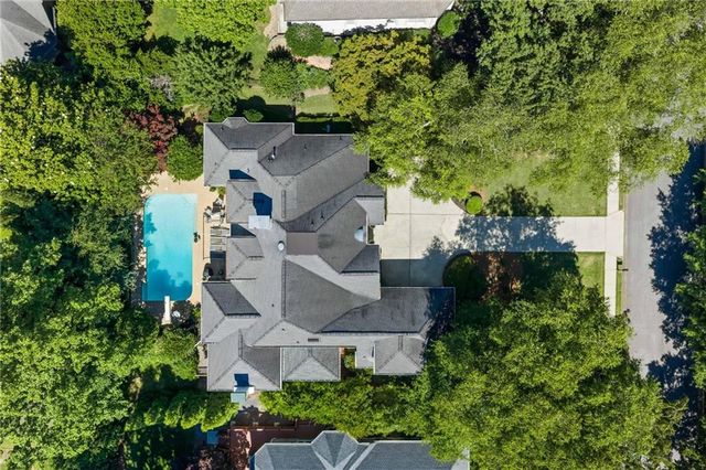 170 Helmsley Drive, Atlanta, GA 30327