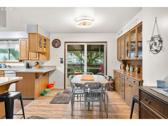 319 MONITOR Rd, Silverton, OR 97381