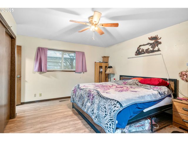 319 MONITOR Rd, Silverton, OR 97381