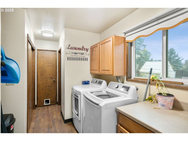 319 MONITOR Rd, Silverton, OR 97381