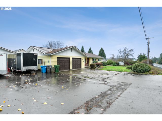 319 MONITOR Rd, Silverton, OR 97381