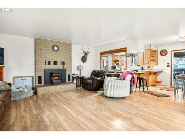 319 MONITOR Rd, Silverton, OR 97381