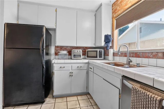 1396 Currant Avenue, Simi Valley, CA 93065
