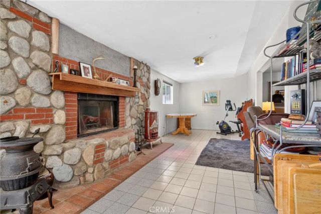 1396 Currant Avenue, Simi Valley, CA 93065