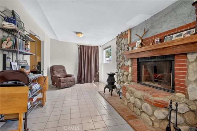 1396 Currant Avenue, Simi Valley, CA 93065