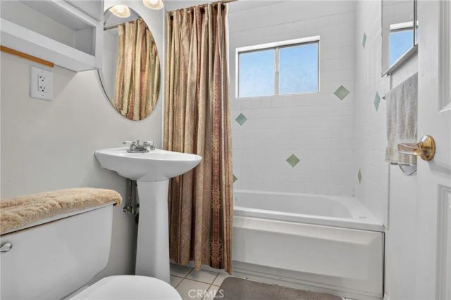 1396 Currant Avenue, Simi Valley, CA 93065