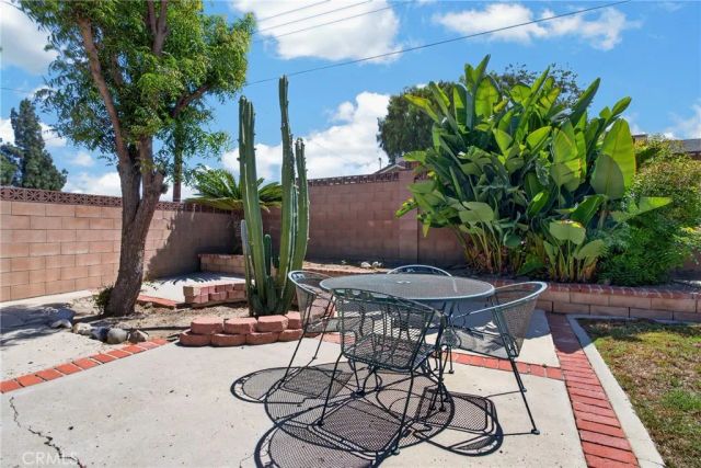 1396 Currant Avenue, Simi Valley, CA 93065