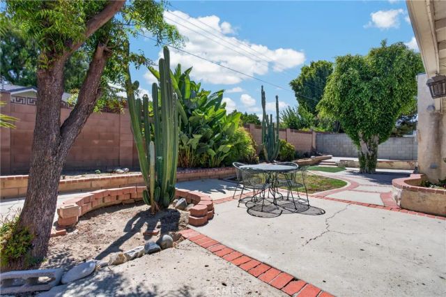1396 Currant Avenue, Simi Valley, CA 93065