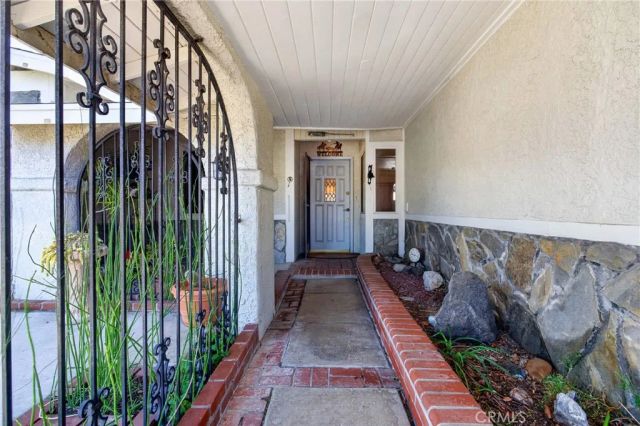 1396 Currant Avenue, Simi Valley, CA 93065