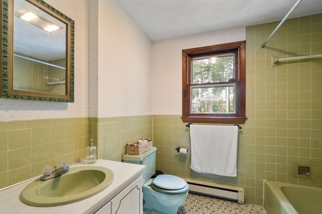 145 White Pond Rd, Hudson, MA 01749