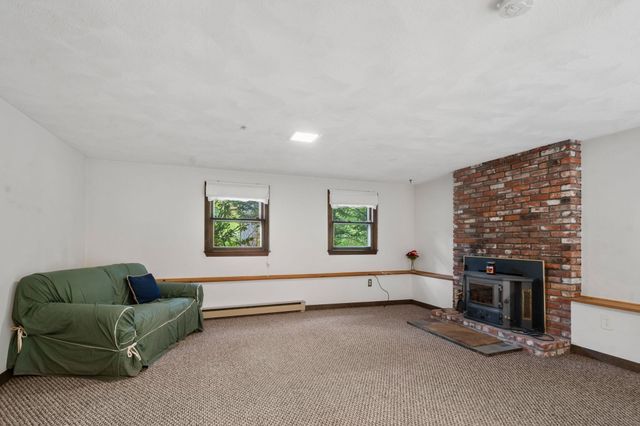 145 White Pond Rd, Hudson, MA 01749
