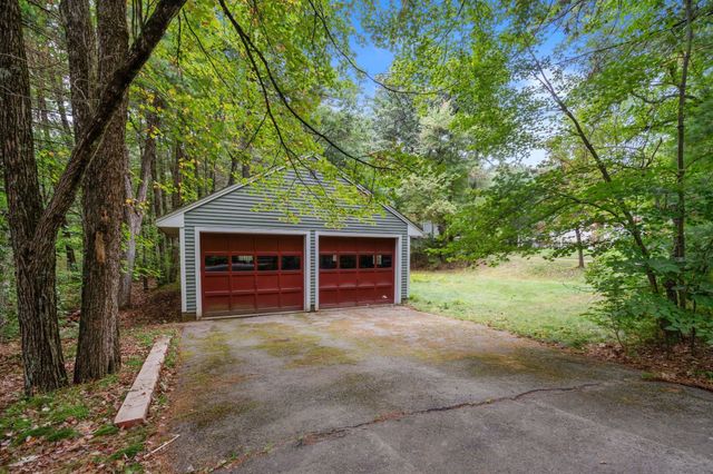 145 White Pond Rd, Hudson, MA 01749