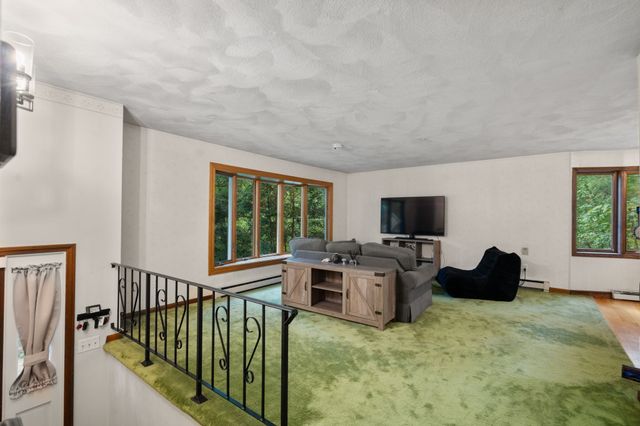 145 White Pond Rd, Hudson, MA 01749