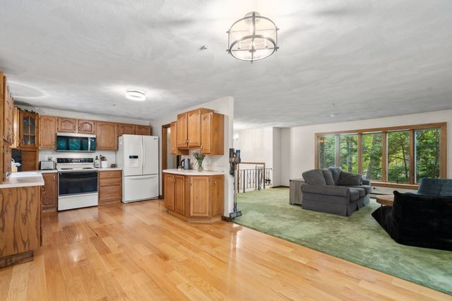 145 White Pond Rd, Hudson, MA 01749