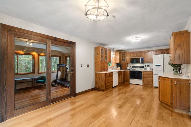 145 White Pond Rd, Hudson, MA 01749