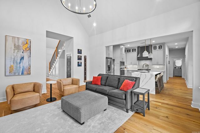 7230 Lake Point Circle, Benton, AR 72019