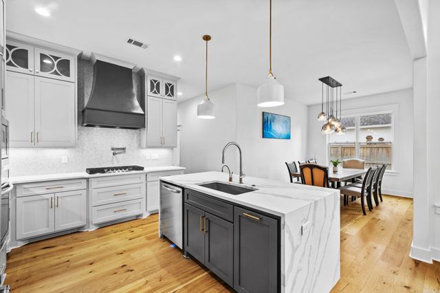 7230 Lake Point Circle, Benton, AR 72019