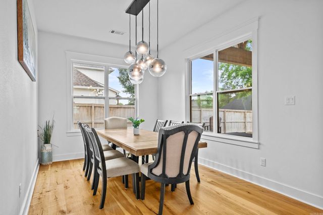 7230 Lake Point Circle, Benton, AR 72019